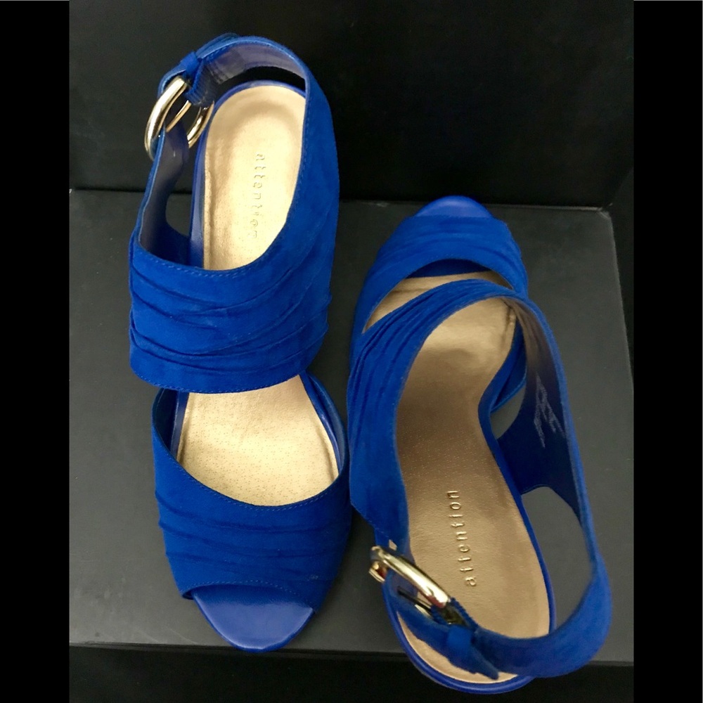 Attention,Cobalt blue sandals. - Picture 5 of 8